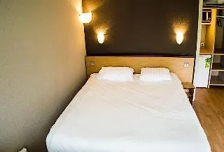 Otel Campanile